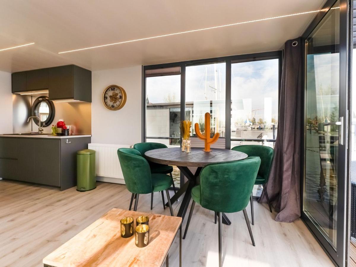 Hotel Beautiful Houseboat In Marina Of Volendam Extérieur photo